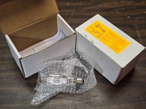 lot 227 image: Lot of 2 Clear Med Metal Halide M57 175 UE Bulbs