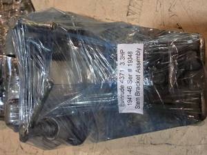 lot 256 image: 1941-46 Evinrude 3.3HP Stern Bracket Assembly Vintage Boat Motor Parts