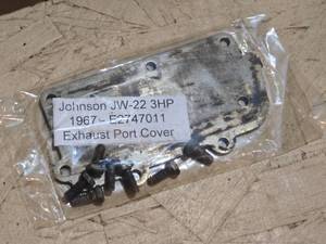 lot 265 image: 1967 Johnson JW-22 3HP Vintage Boat Motor Parts Exhaust Port Cover