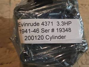 lot 285 image: 1941-46 Evinrude 4371 3.3HP Vintage Boat Motor Cylinder