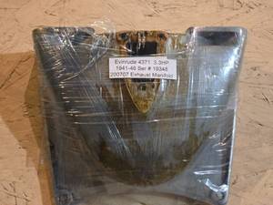 lot 294 image: 1941-46 Evinrude 4371 3.3 HP Exhaust Manifold