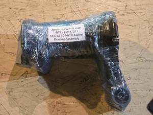 lot 302 image: 1971 Johnson 4W71D 4HP Swivel Bracket Assembly