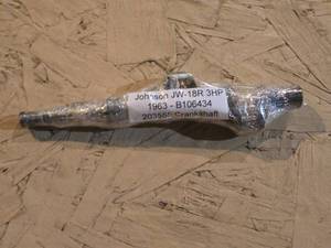 lot 307 image: 1963 Johnson JW-18R 3HP Crankshaft Vintage Boat Motor Parts