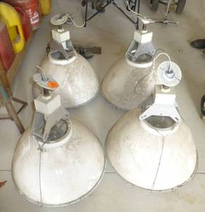FOUR 115V warehouse lights