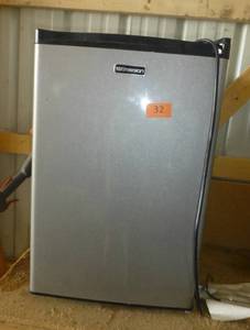 Emerson apt refrigerator
