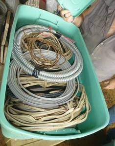 Tote of wire