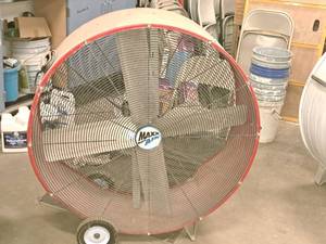 lot 19 image: Maxx Air 43 Drum Fan
