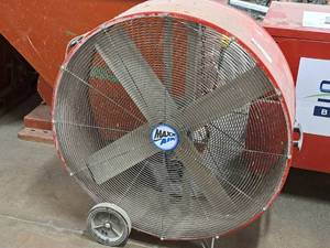 lot 20 image: Maxx Air 43 Drum Fan