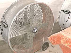 lot 22 image: Maxx Air Pro 43 Drum Fan