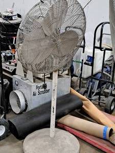 lot 26 image: Pedestal Fan