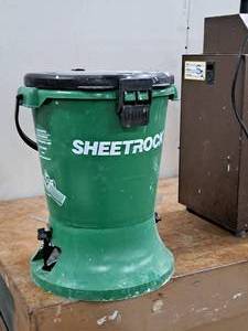 lot 45 image: Sheetrock Corner Bead Hopper