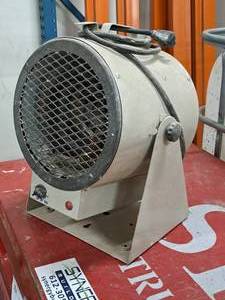 lot 50 image: TPI Corp Industrial 40003000W Floor HeaterFan HF684TC