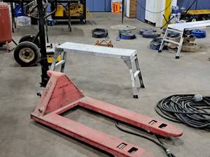 lot 58 image: EZ Roll 2500-kgs Pallet Jack
