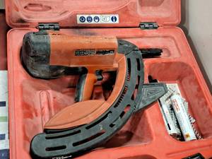 lot 91 image: Hilti GX100 Nailer 351001 with Case, Fuel Cells and Fasteners