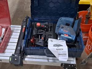 lot 98 image: Bosch GCL25 Laser with Case, Accessories and Tripod
