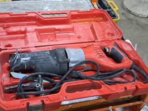 lot 100 image: Milwaukee Sawzall Reciprocating Saw 6538-21 with Plastic Case