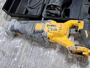 lot 102 image: DeWalt 60V Reciprocating Saw