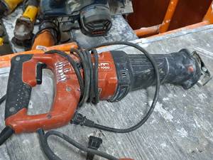 lot 104 image: Hilti Reciprocating Saw WSR1000