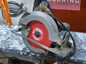 lot 107 image: Ridgid Circular Saw R3205