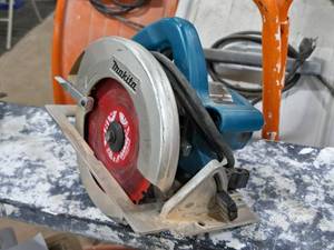 lot 108 image: Makita 7-14 Circular Saw 5007F