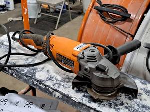 lot 110 image: Ridgid Angle Grinder R1020
