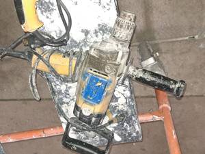 lot 115 image: DeWalt Spade Handle Mud Mixer