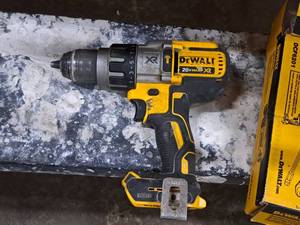 lot 119 image: DeWalt 20V Hammerdrill  Drill Driver DCD996