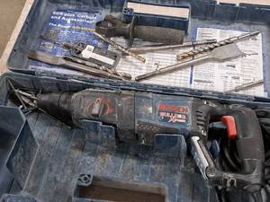 lot 121 image: Bosch Bulldog Hammer Drill 11255VSR with Case and Bits
