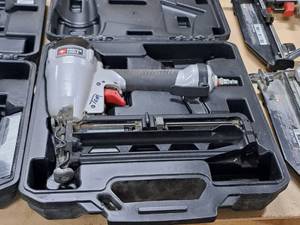 lot 126 image: Porter-Cable 16-GA 1-2-12 Air Finish Nailer FN250C