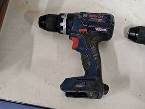lot 135 image: Bosch 18V Drill Driver HDS183
