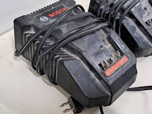 lot 142 image: Bosch 140W 14.4-18V Cordless Tool Battery Charger BC630