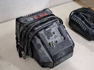 lot 143 image: Bosch 140W 14.4-18V Cordless Tool Battery Charger BC630