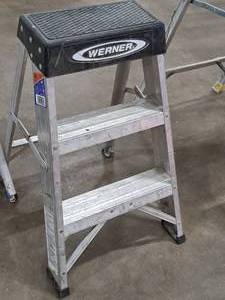 lot 159 image: Werner 2 Step Ladder