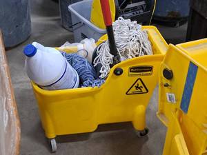 lot 185 image: Rubbermaid Commercial Wringer Mop Bucket with (2) Replacement Mop Heads