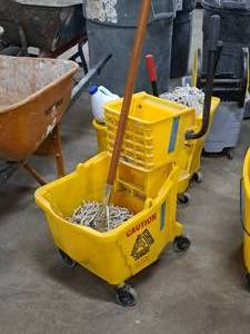 lot 186 image: Wringer Mop Bucket with Mop