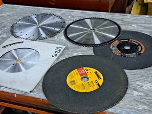 lot 189 image: Lot of (5) 12 Saw Blades