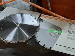 lot 192 image: Lot of (2) Stihl 14 Diamond Super Abrasive WetDry Saw Blades