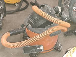lot 206 image: Ridgid 34.1-Liter Shop Vacuum with Hoses and (3) Accessories