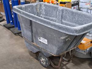 lot 222 image: Dump Cart 28x57x36