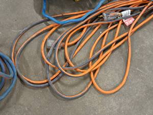 lot 275 image: Lot of (2) Extension Cords