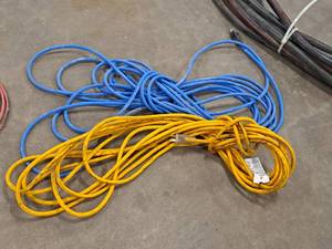 lot 276 image: Lot of (2) Extension Cords