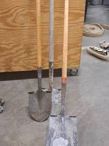 lot 330 image: Lot of (3) Assorted Shovels