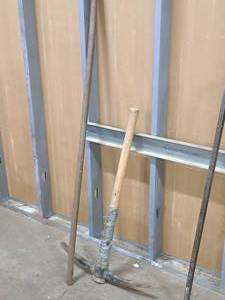 lot 355 image: Pick Axe and Heavy Bar 61-12 Long
