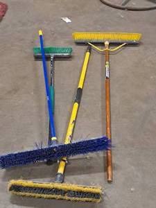 lot 362 image: Lot of (4) Assorted Push Brooms