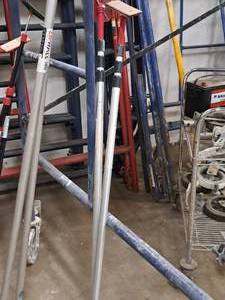 lot 371 image: Lot of (2) Zipwall 57 Prop Rods