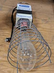 lot 376 image: Bergen Blite-400PS 430W Cage Light Fixture DL-910-01