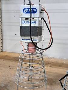lot 379 image: Bergen Blite-400PS 430W Cage Light Fixture DL-910-01