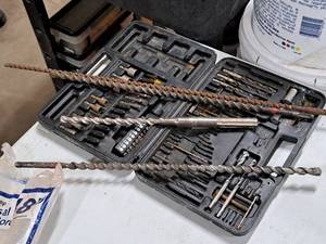 lot 387 image: (4) Assorted Masonry Drill Bits and (1) DrillDriver Set (partial)