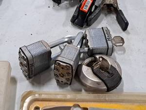 lot 393 image: Lot of (4) Assorted Padlocks