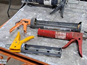 lot 399 image: Assorted Sealant Guns - (2) Small and (1) Large